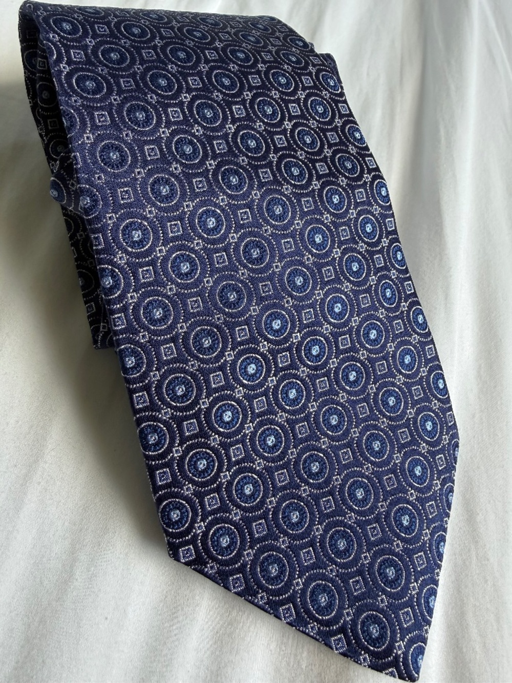 Brooks Brothers Navy Geometric Medallion Silk Tie 58”